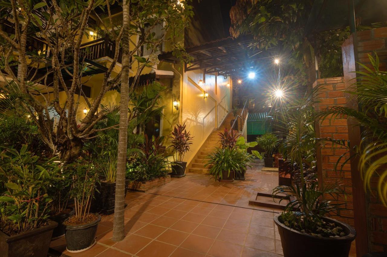 Hotel Ravady D'Angkor Siem Reap Zewnętrze zdjęcie